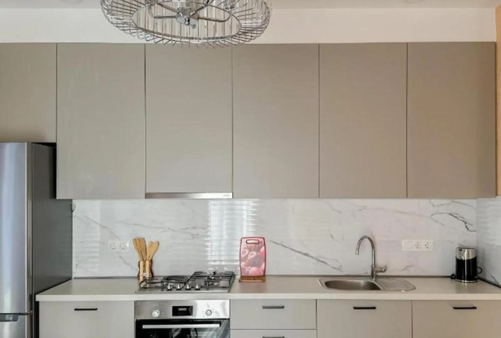 Hilton Suites Apartments Tbilisi 4*,