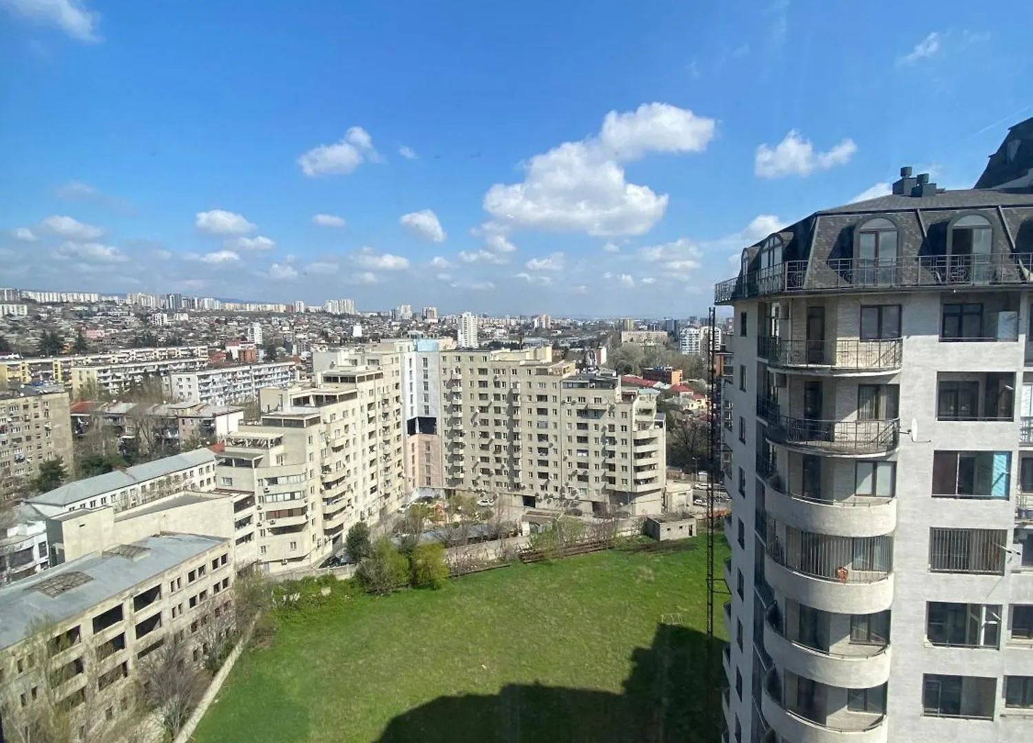 Hilton Suites Apartments Tbilisi 4*,