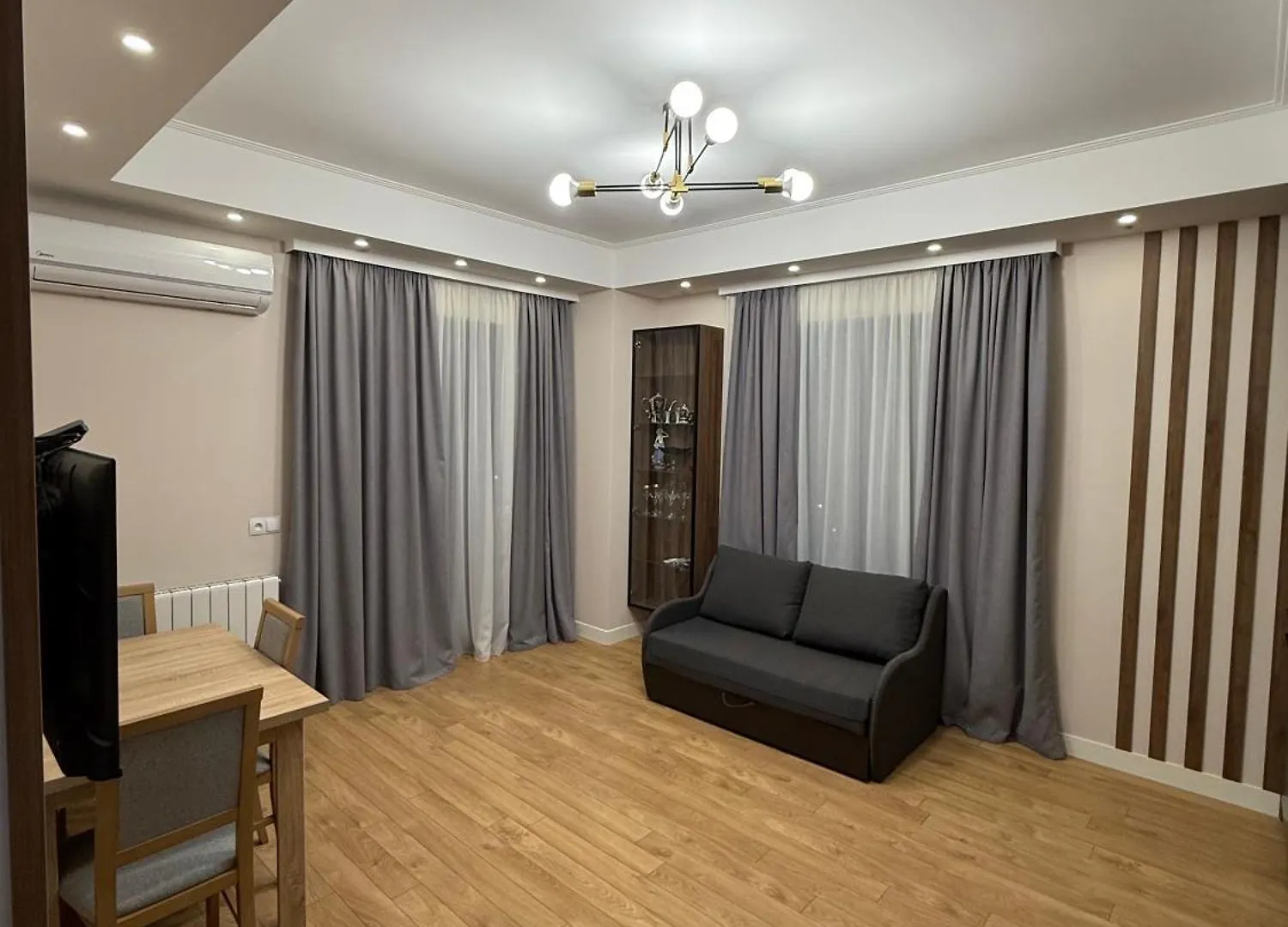 Hilton Suites Apartments Tbilisi 4*,
